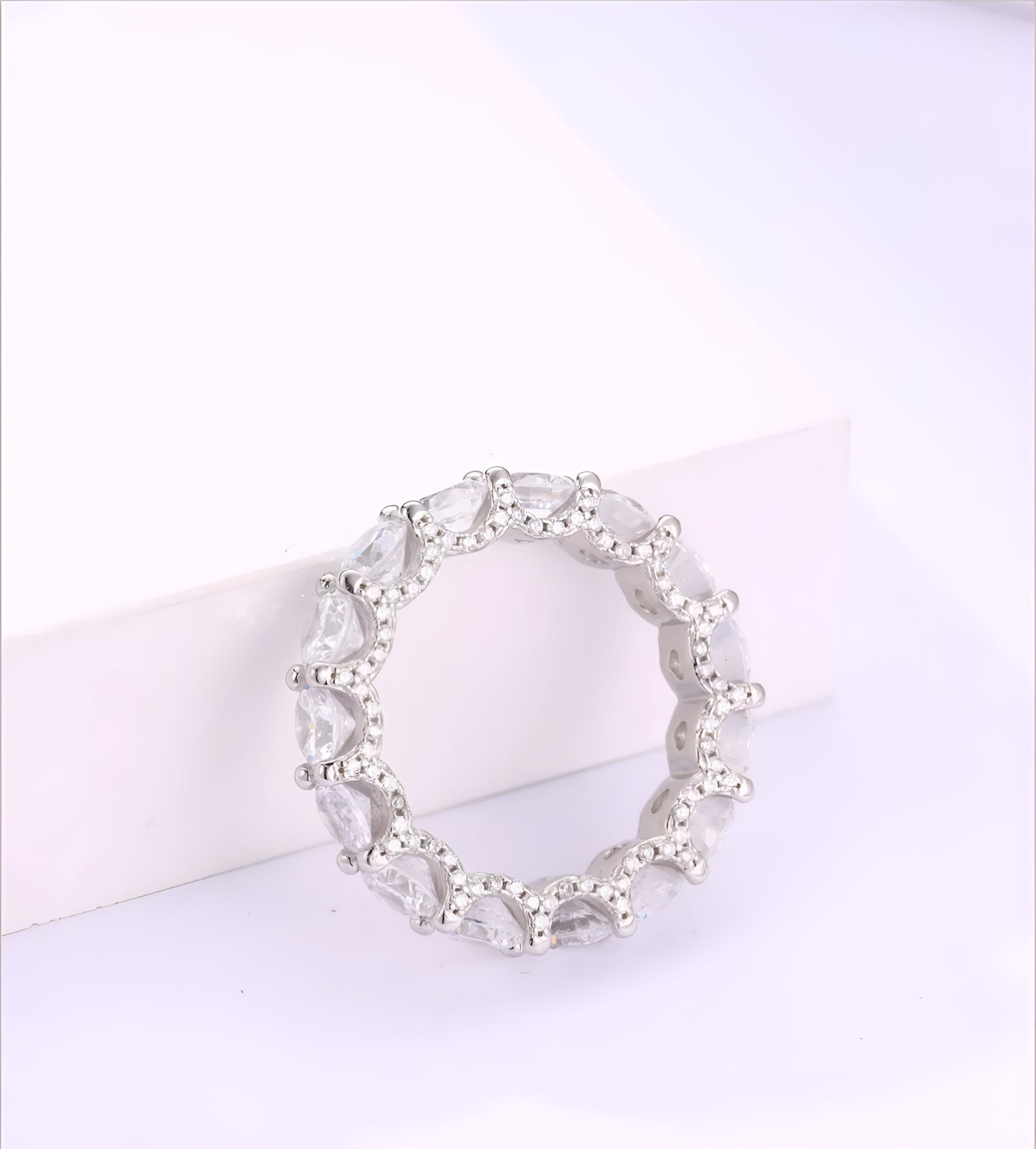 Circle-shaped White Swarovski Stone Silver Ring