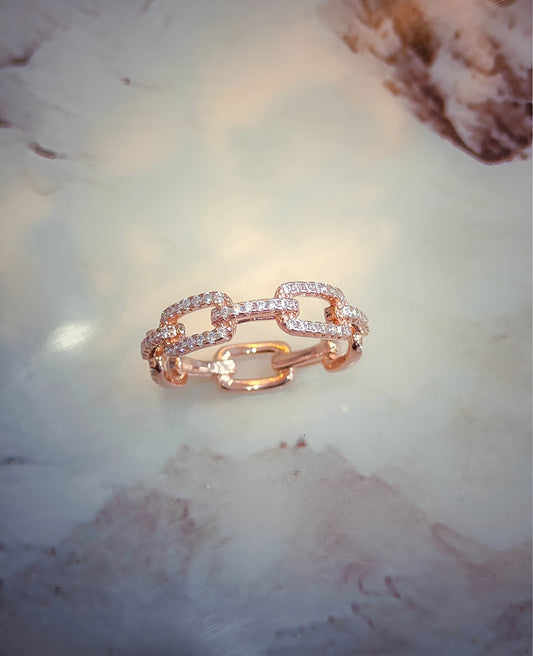 Stylish Interlocking Look Rose Gold Ring